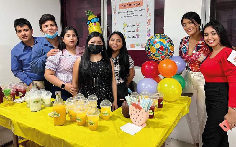 Estudiantes organizan Feria de Emprendimiento Como parte de la culminación de la materia de Gestión de Calidad