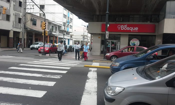 CONDUCE ECUADOR PROMUEVE CAMPAÑA DE SEGURIDAD VIAL