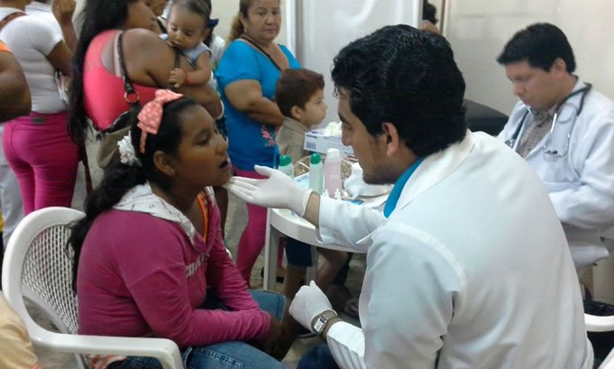 BRIGADA MÉDICA EN EL CENTRO DE YAGUACHI