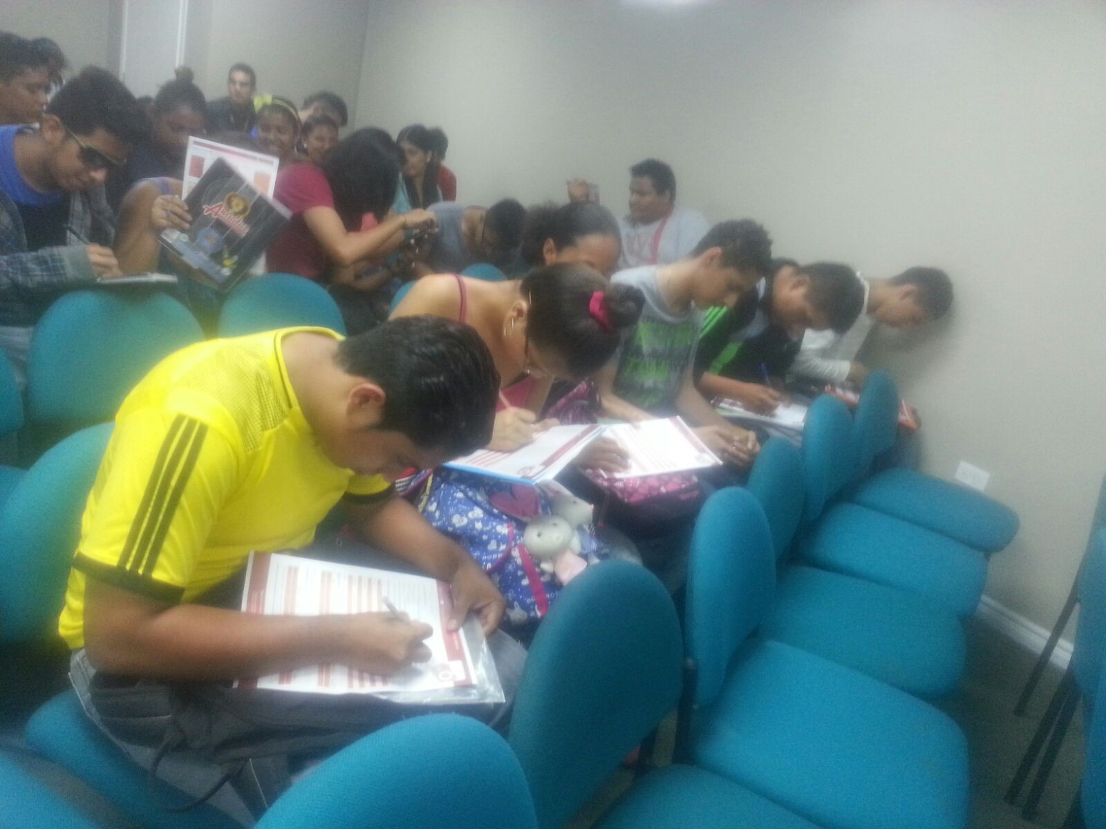 CAMPAÑA DE RECLUTAMIENTO, SELECCIÓN Y CONTRATACIÓN DE PERSONAL QUE ORGANIZA LA CORPORACIÓN MCDONALD´S