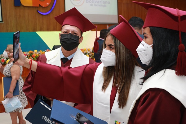 Incorporación FAECAC El Martes 27 de Julio del presente año, 150 estudiantes de las carreras de Administración, Contabilidad y Sistemas