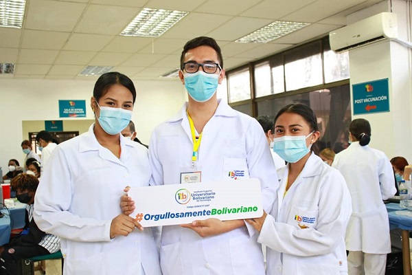 El viernes 30 de julio, recibimos a más de 50 estudiantes de la Academia Naval Guayaquil y del Tecnológico Vicente Rocafuerte