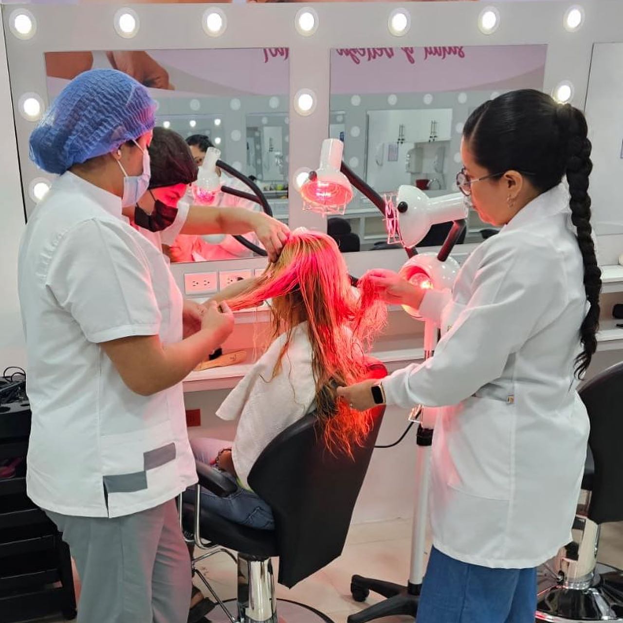 Carrera de Tricología y Cosmiatría