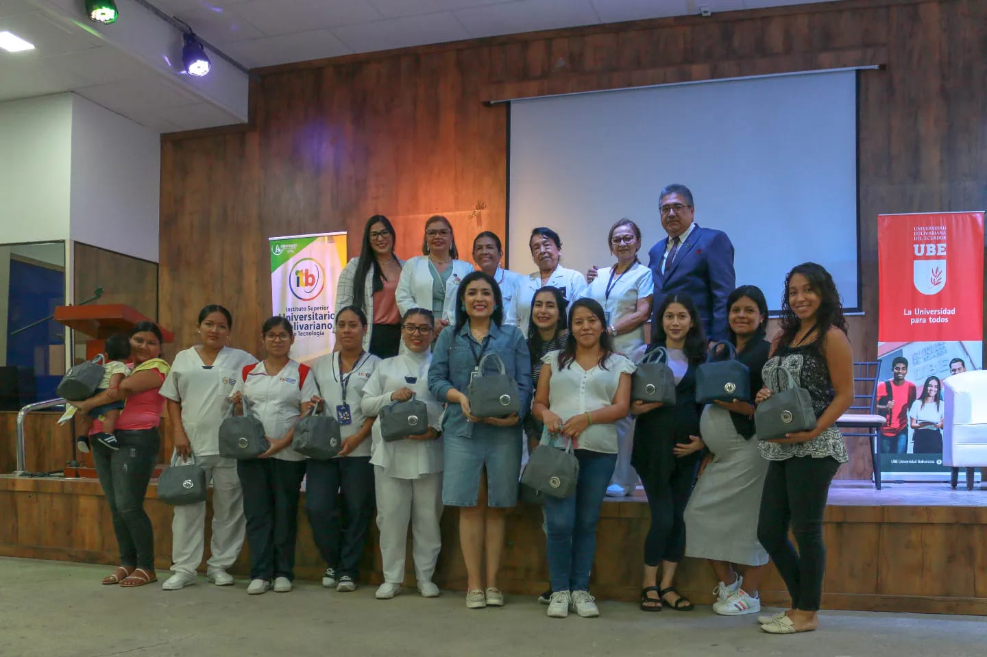 Todo un éxito fue el conversatorio de la Semana Mundial de la Lactancia Materna