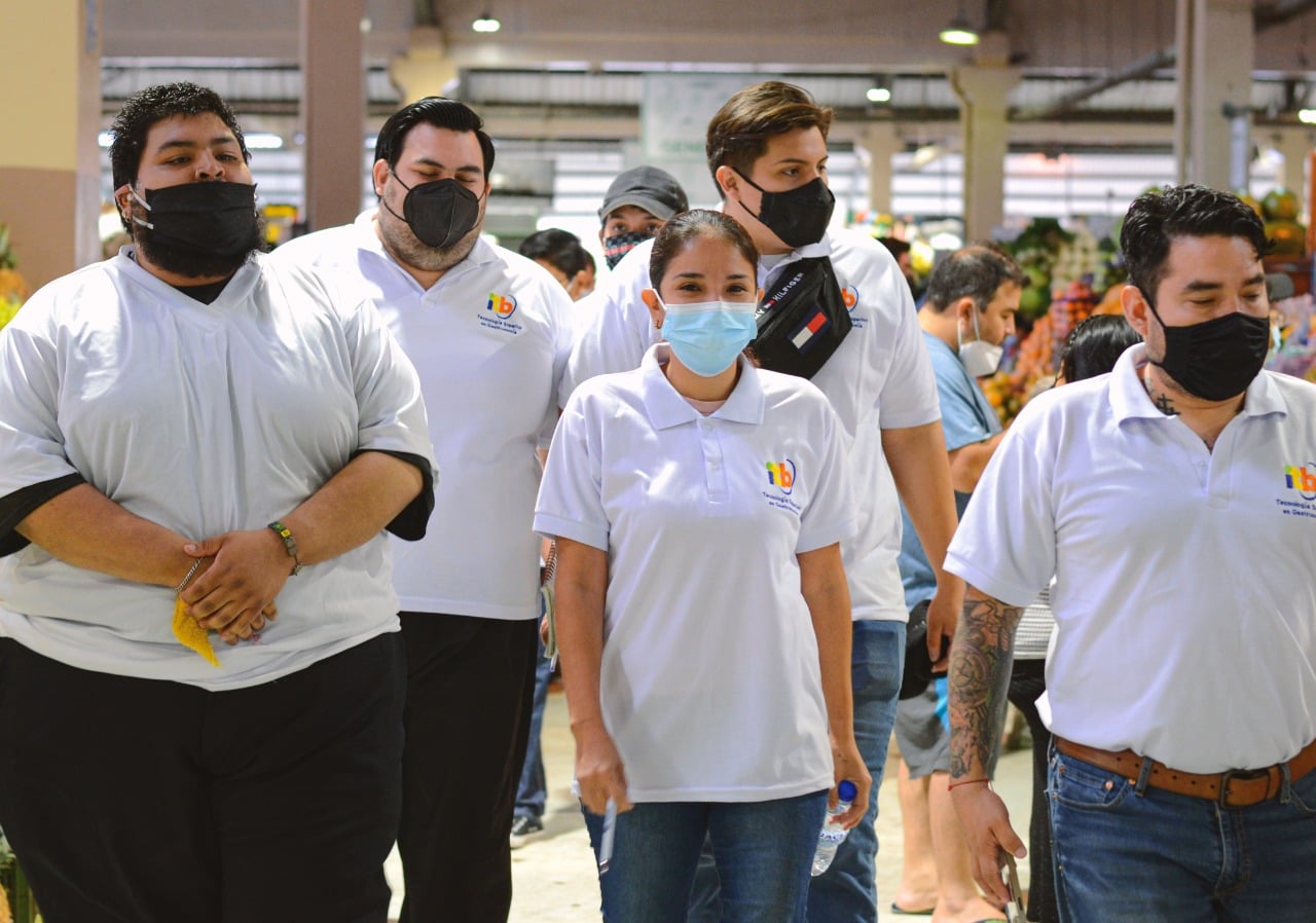 Estudiantes de la carrera Tecnología Superior en Gastronomía