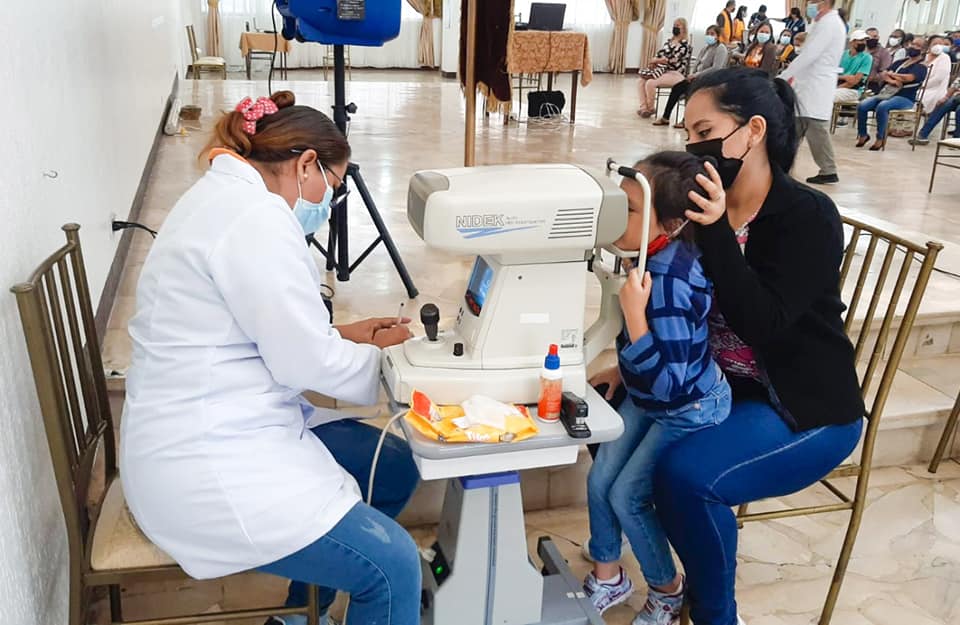 Estudiantes de la carrera Tecnología Superior en OPTOMETRÍA