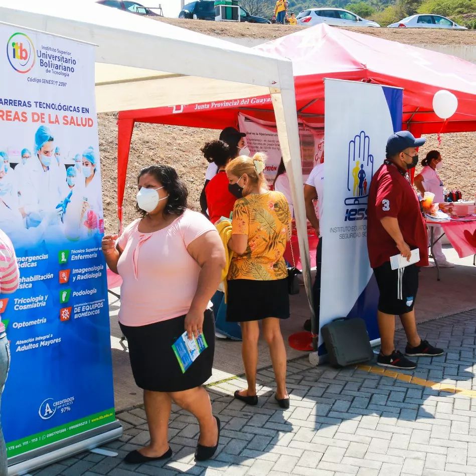 Nuestros estudiantes de la carrera Técnico Superior en Enfermería fueron parte de la campaña realizada por el Hospital de Ceibos