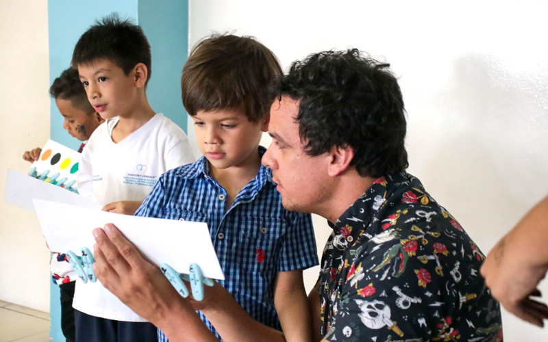 Estudiantes de la FACES celebran el Día Internacional de las personas sordas