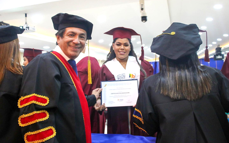 Revive los mejores momentos de la segunda jornada de incorporación de los estudiantes de la Facultad de Ciencias Empresariales