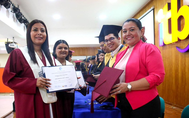 Revive los mejores momentos de la segunda jornada de incorporación de los estudiantes de la Facultad de Ciencias Empresariales