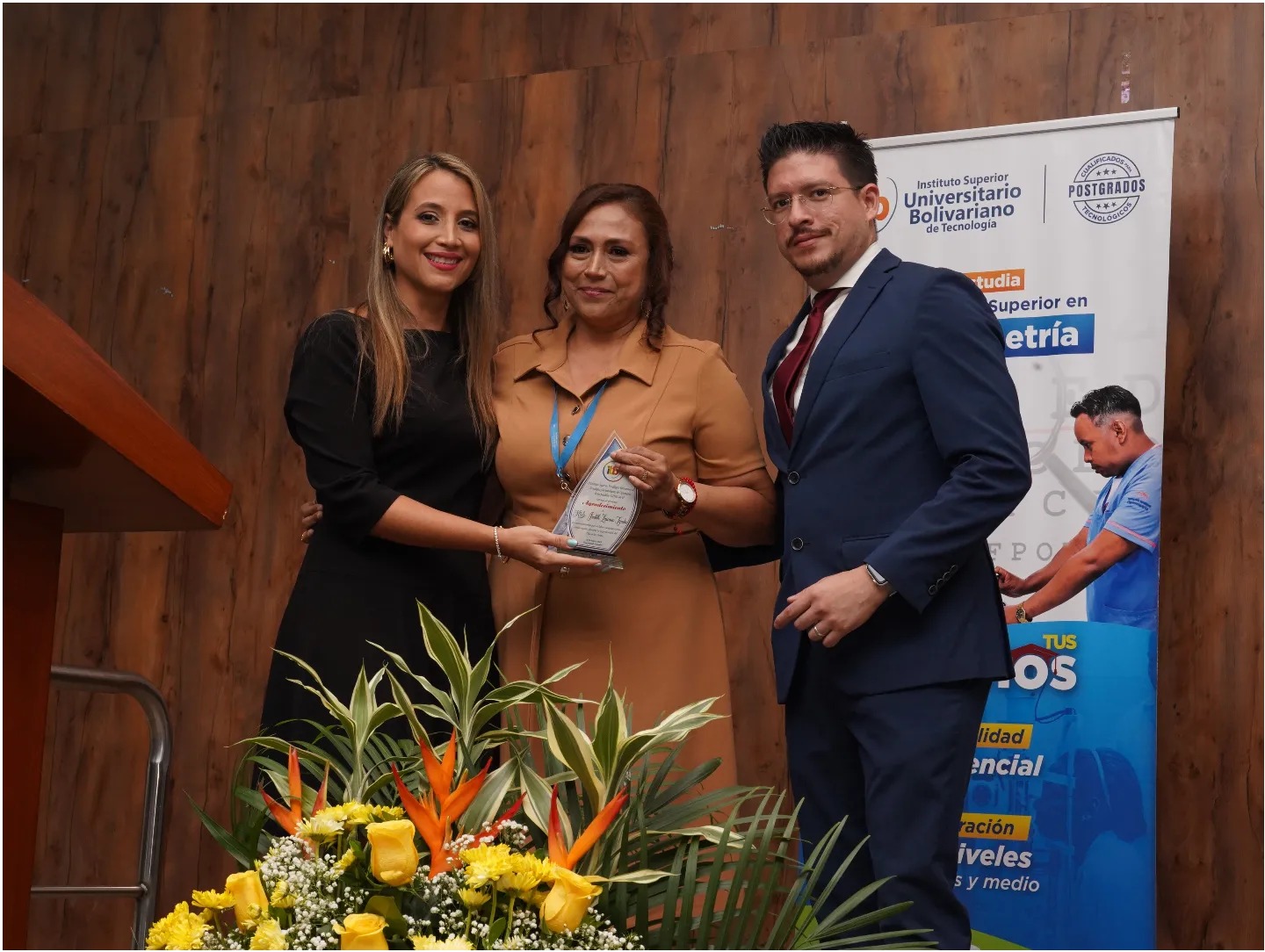 350 asistentes participaron en la Jornada Académica por el Día Mundial de la Visión.