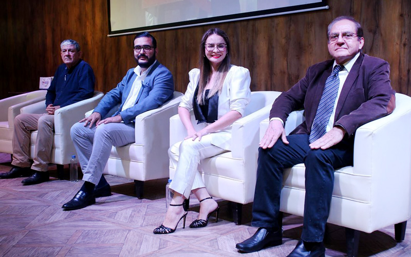  Expertos, activistas y estudiantes analizan acciones para reducir el Cambio Climático.