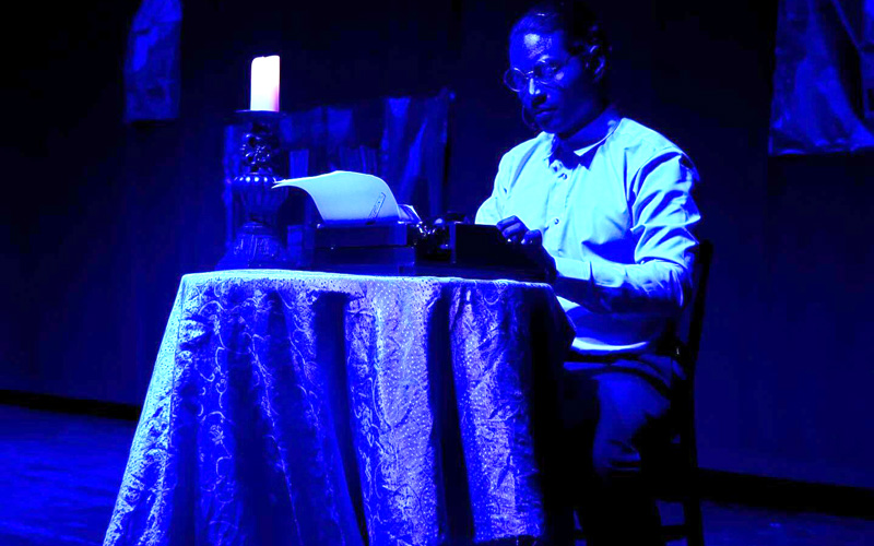 Gran estreno de la obra teatral: "El alma en los labios"