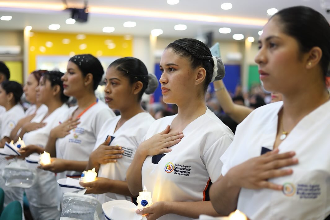 Trigésima Quinta Imposición de Cofias y Distintivos a estudiantes de Enfermería