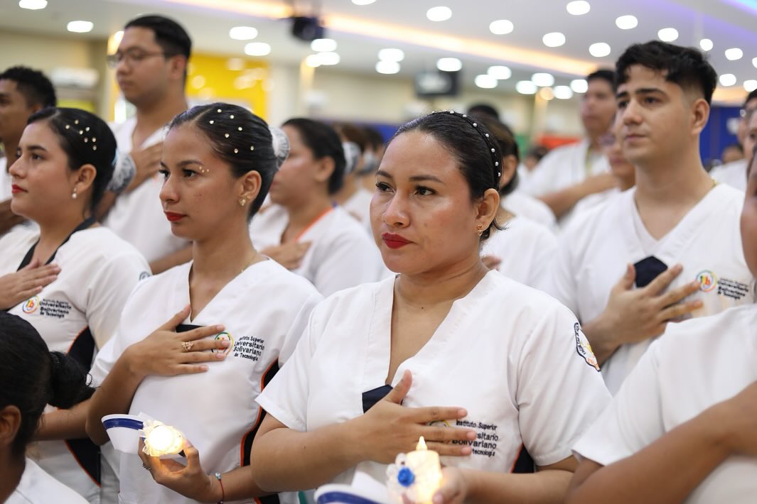 Trigésima Quinta Imposición de Cofias y Distintivos a estudiantes de Enfermería