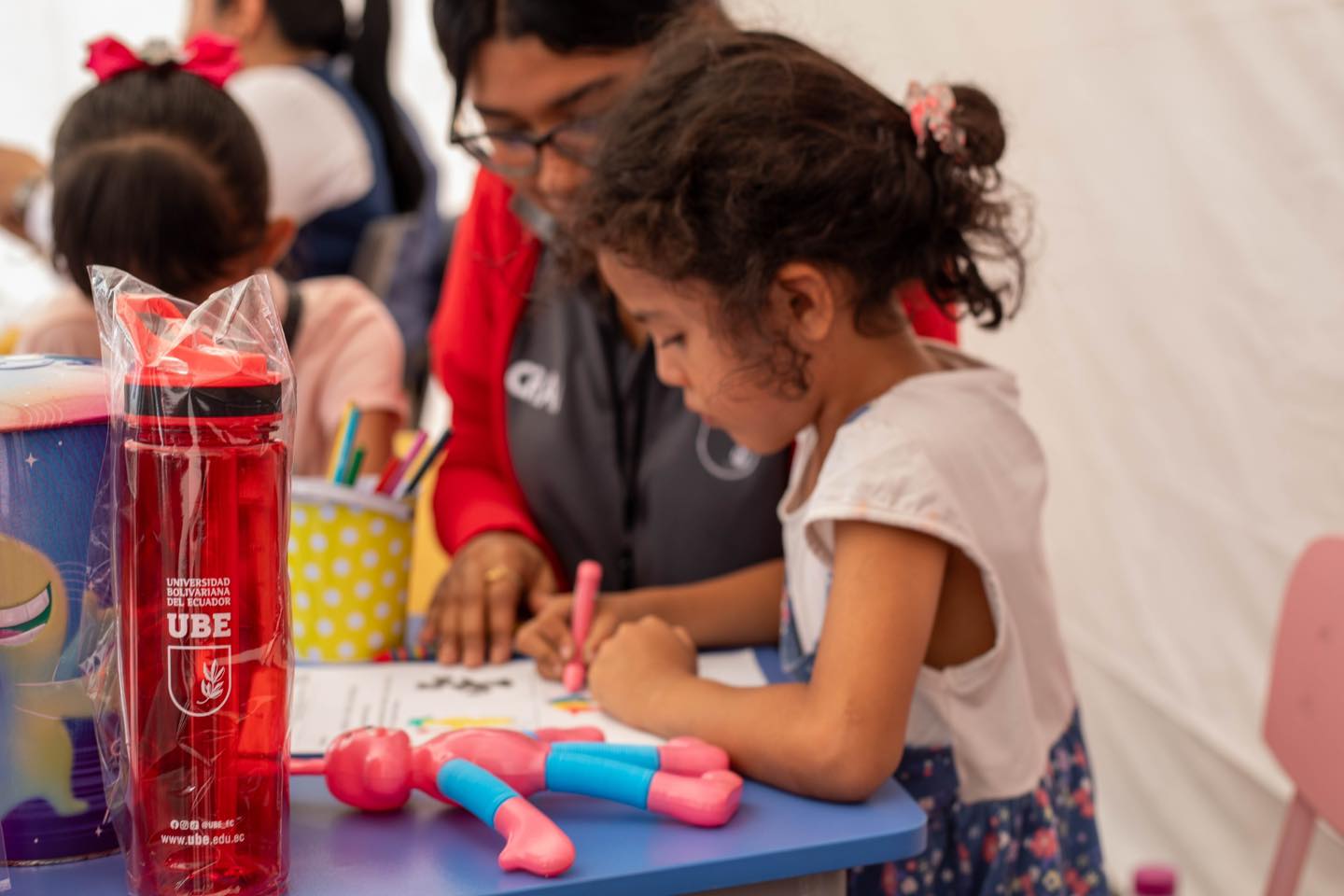 El CRAI de la UBE forma parte de la 1ra Feria del Libro Internacional