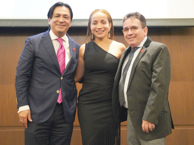 Directivos y Docentes de ITB fueron galardonados en los Premios Revista Educación. 