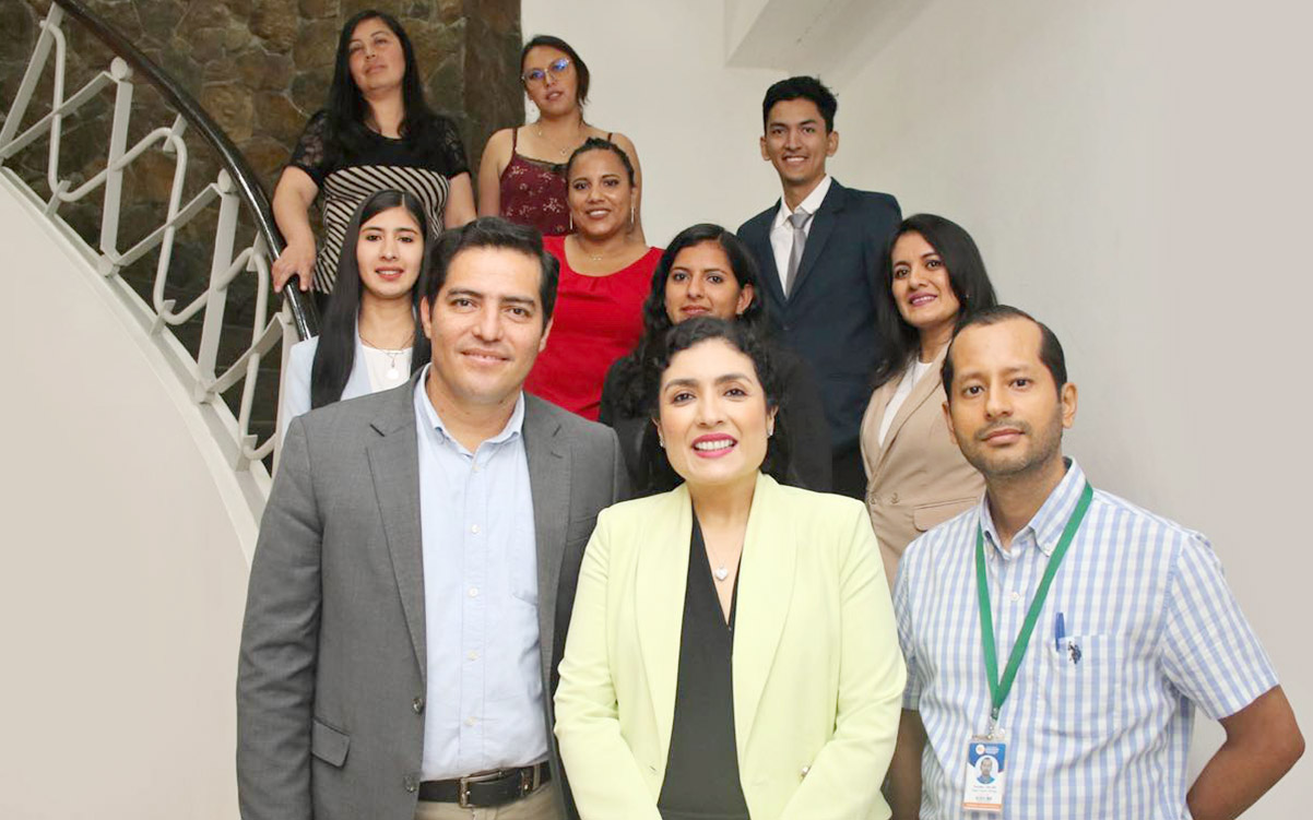  Estudiantes de Administración a un paso de culminar sus estudios académicos.