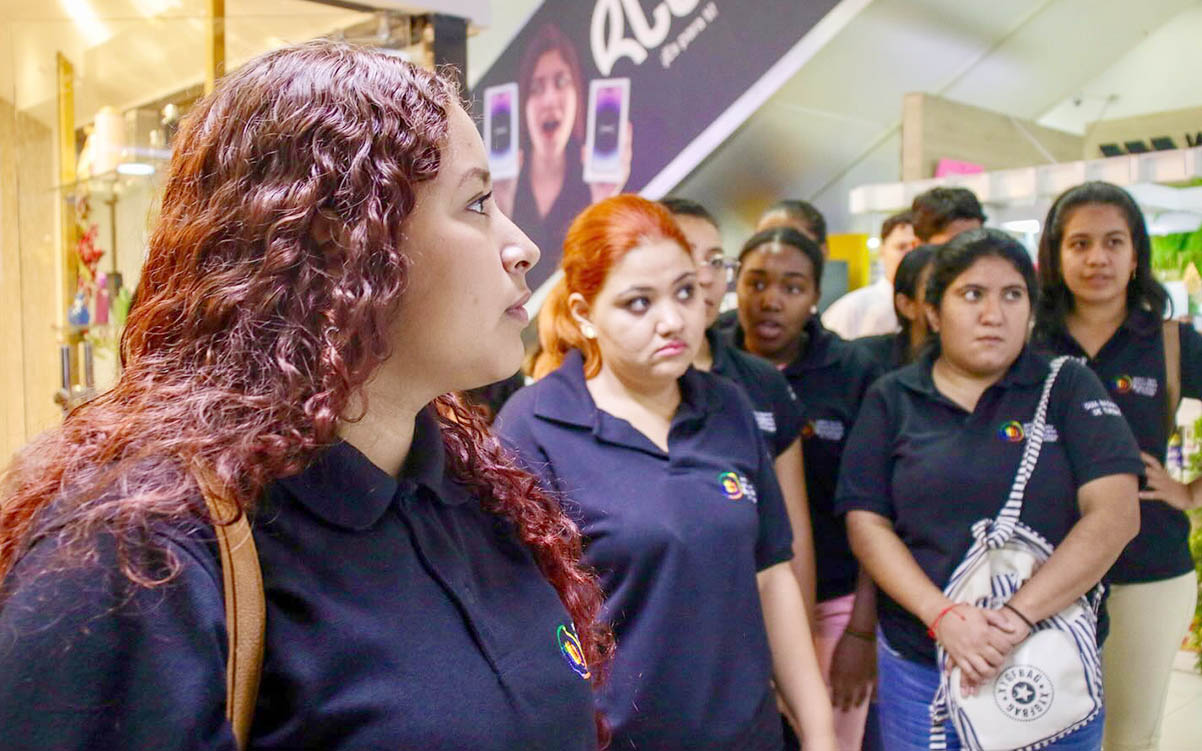  Estudiantes de Turismo realizarán sus prácticas en el Hotel Unipark.