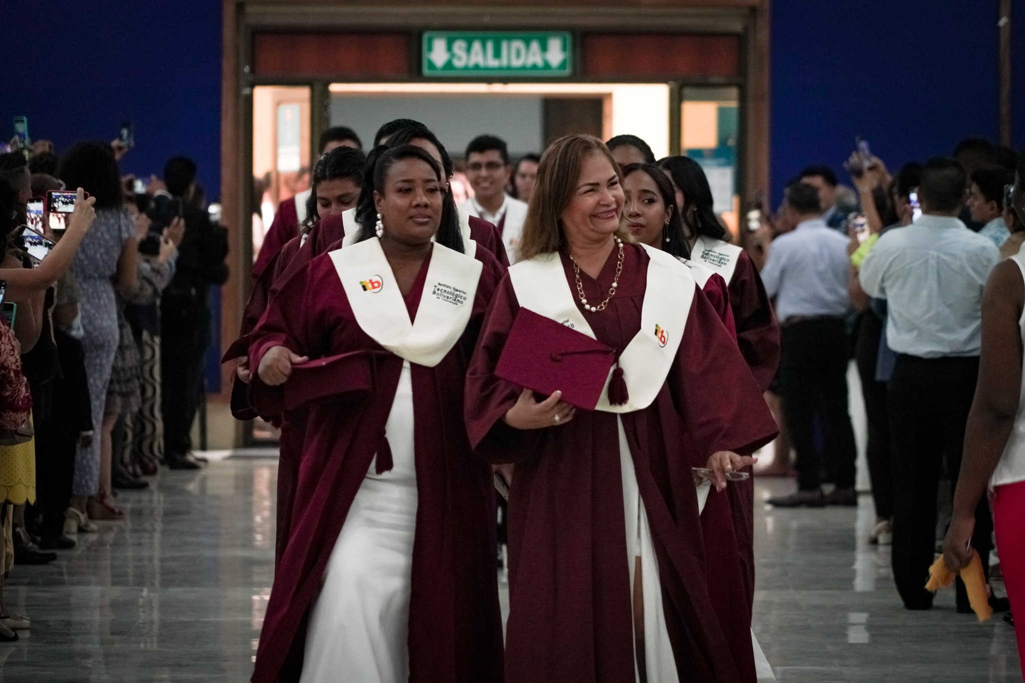  ITB celebra el éxito de 350 Graduados de FASSS 