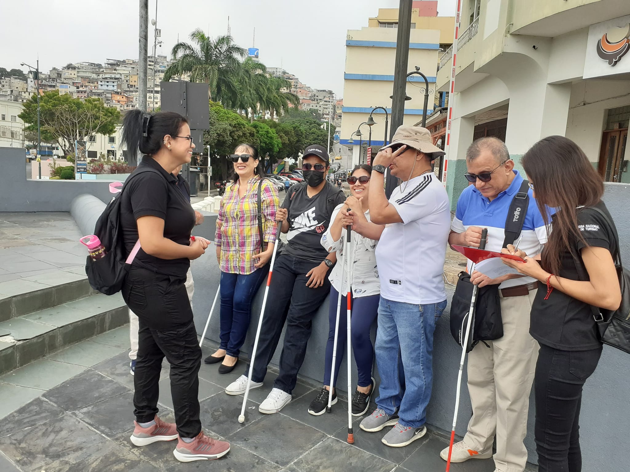 ITB realiza circuito turístico con personas no videntes