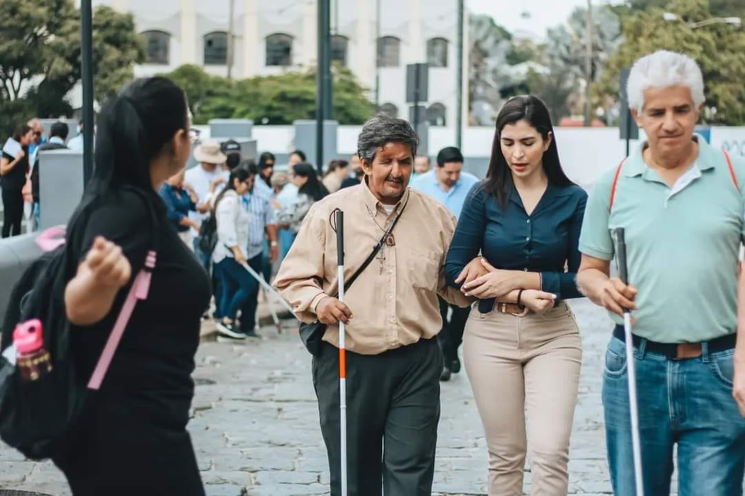ITB realiza circuito turístico con personas no videntes