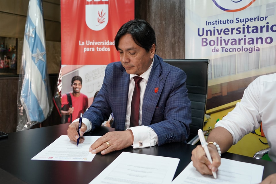 Se firma convenio tripartito entre el ITB, UBE y la empresa Ideativos