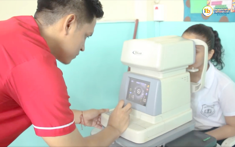 Los estudiantes de la carrera de Optometría se sumergieron en un invaluable vínculo con la sociedad