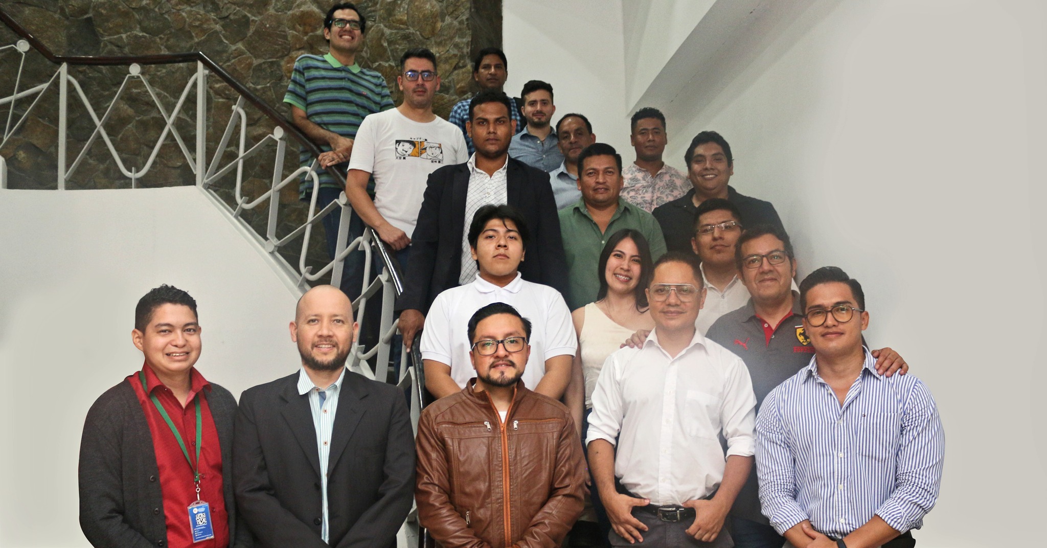 Estudiantes de la modalidad en línea de Tecnología Superior en Desarrollo de Software 