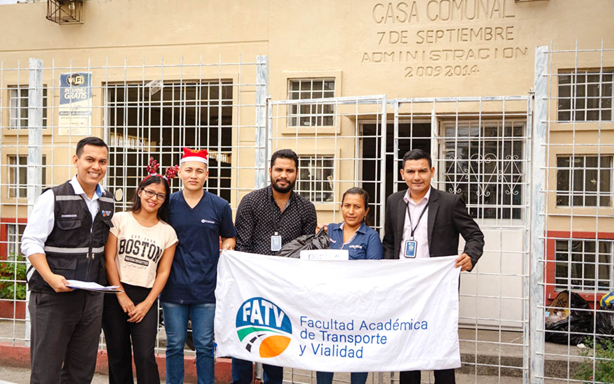 Facultad del ITB agasaja a niños de sectores vulnerables. 