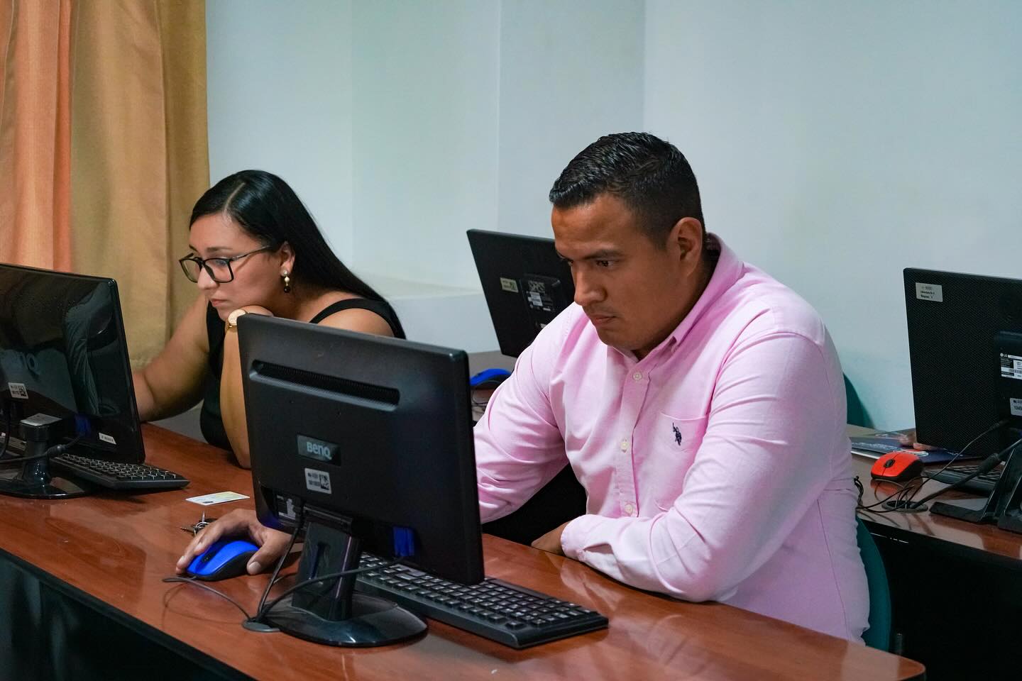 Estudiantes de Tránsito realizan examen complexivo.