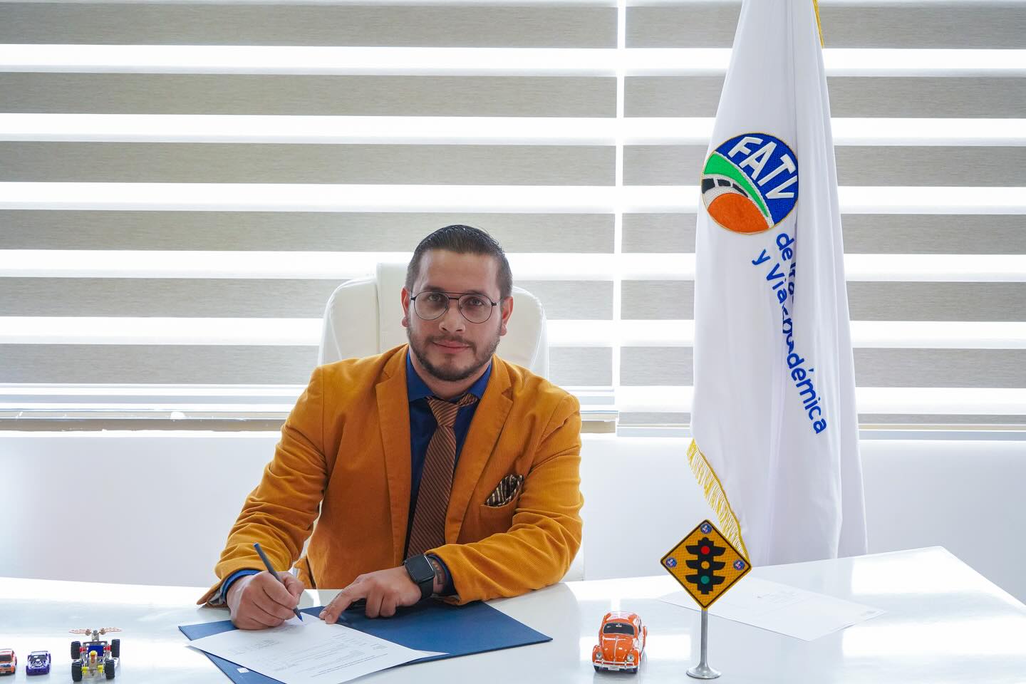 Estudiantes de Tránsito realizan examen complexivo.