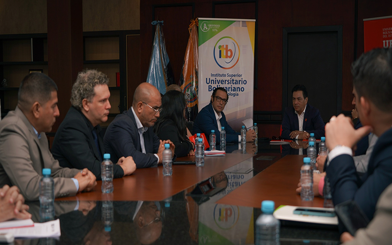 ITB y ÉPICO firman Acuerdo para el Desarrollo Tecnológico de Guayaquil. 