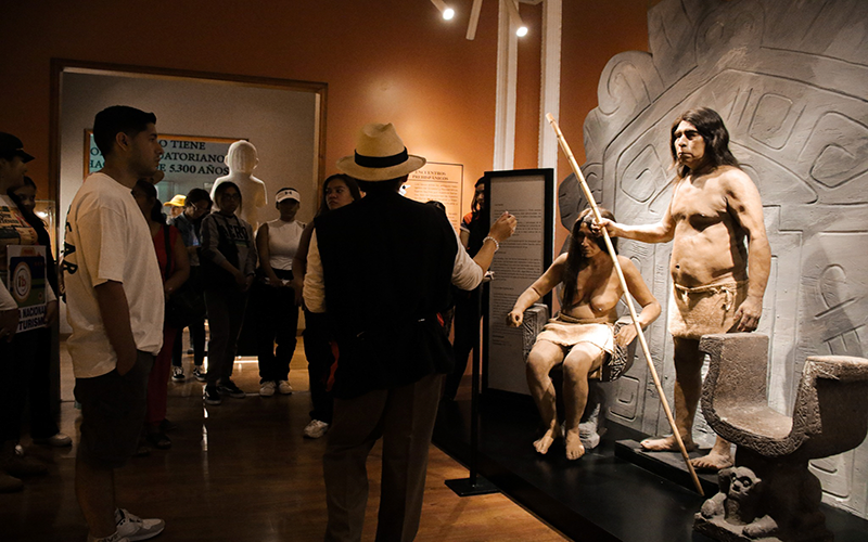  Estudiantes de la carrera de Guía Nacional de Turismo desarrollan proyecto final de sustentación.