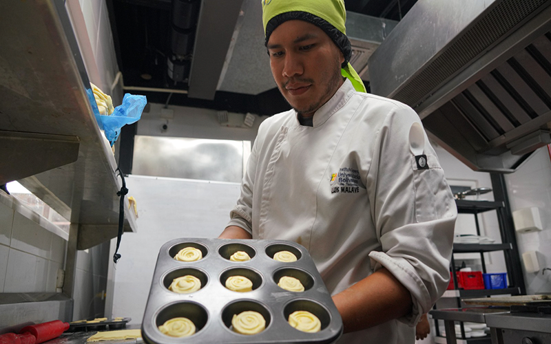 Estudiantes de Gastronomía participan en Taller de Masa de Hojaldre