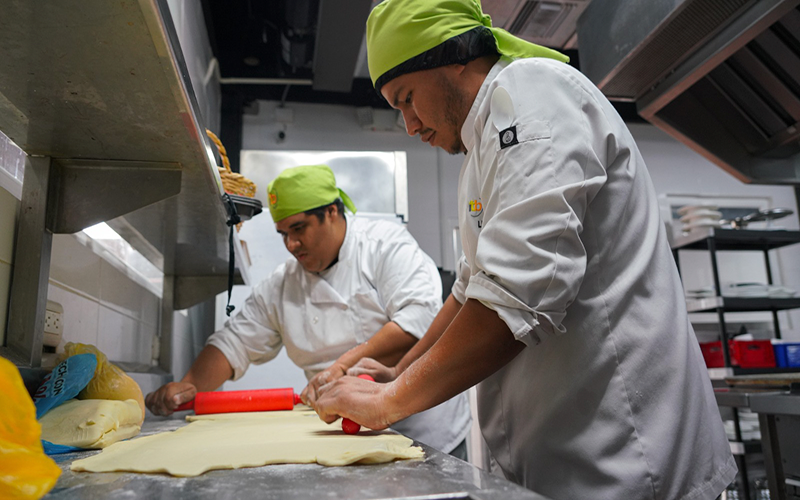 Estudiantes de Gastronomía participan en Taller de Masa de Hojaldre