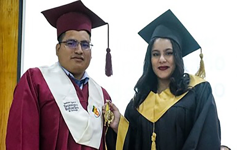 ITB incorpora a 71 nuevos profesionales En un emotivo acto de graduación realizado en el Auditorio Máster