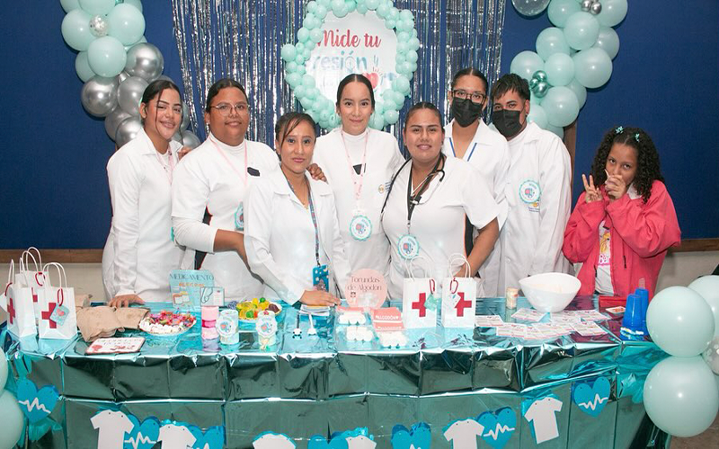 Estudiantes del ITB promueven la salud invernal en nuestra comunidad.