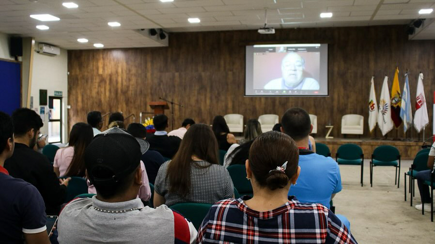  Estudiantes de ITB y UBE se preparan arduamente para legislar en la Asamblea Nacional. 