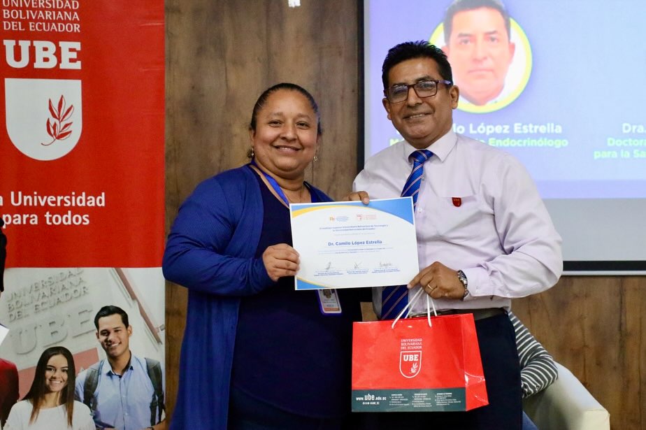 Más de 200 asistentes en el conversatorio sobre Obesidad en el siglo XXI.