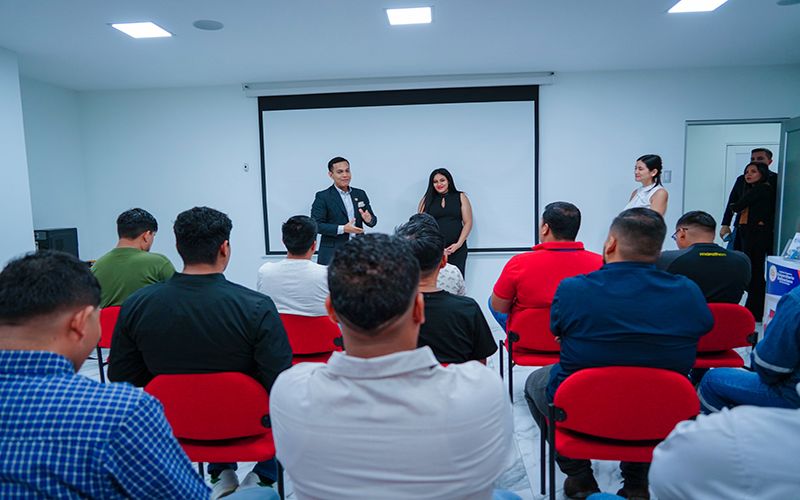  Se realizó Primer Encuentro de Graduados de Mecánica Automotriz. 
