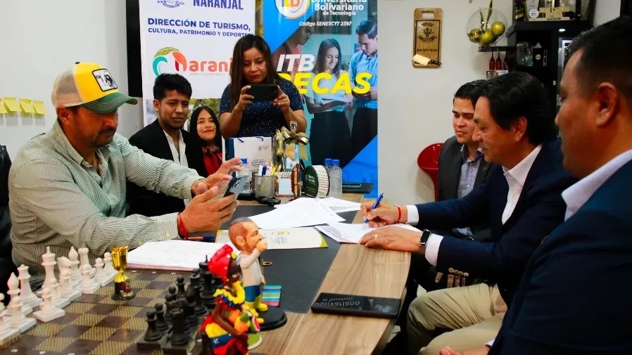 Municipal de Naranjal suscriben convenio de cooperación interinstitucional para Impulsar el desarrollo académico y social. 
