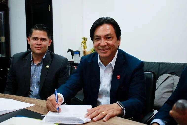 Municipal de Naranjal suscriben convenio de cooperación interinstitucional para Impulsar el desarrollo académico y social. 