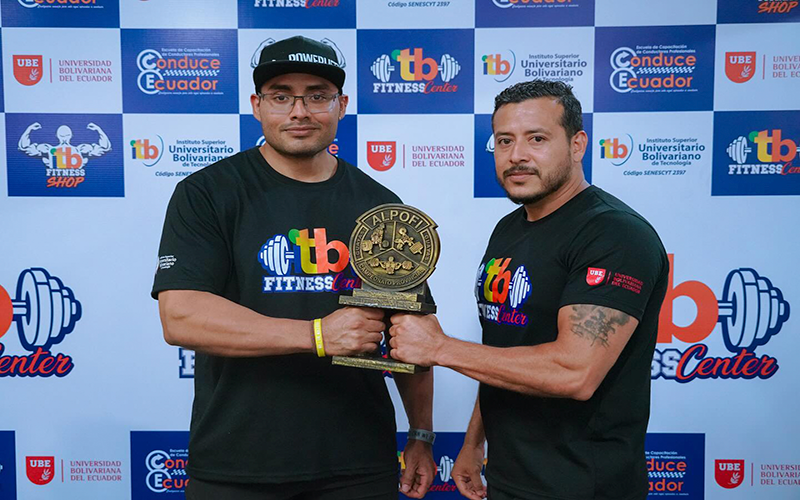 Equipo de Powerlifting del ITB brilla en torneo provincial.