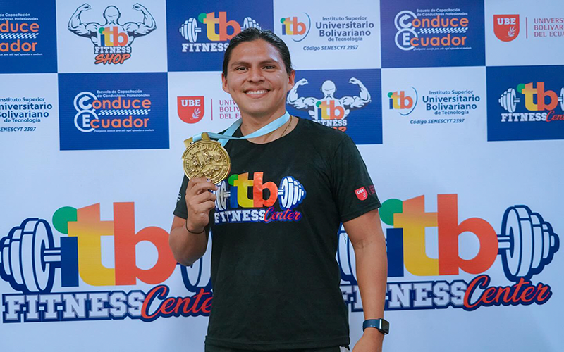 Equipo de Powerlifting del ITB brilla en torneo provincial.