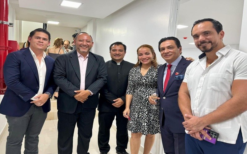  Autoridades de UBE e ITB participaron en la inauguración de Buckingham English Center