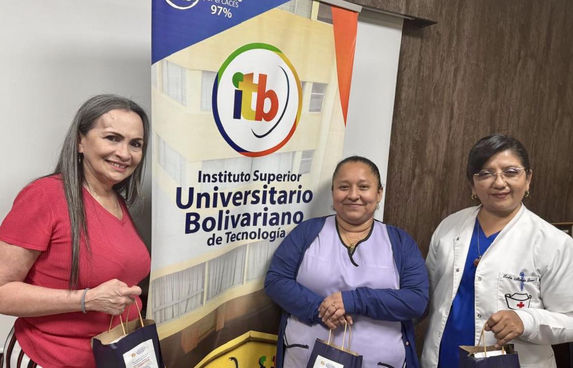 ¡En el Instituto Superior Universitario Bolivariano de Tecnología (ITB), celebramos a nuestros maestros con un homenaje especial en su día!