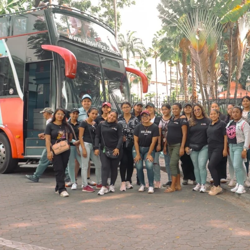 Estudiantes de ITB realizan recorrido turístico en lugares emblemáticos de Guayaquil.