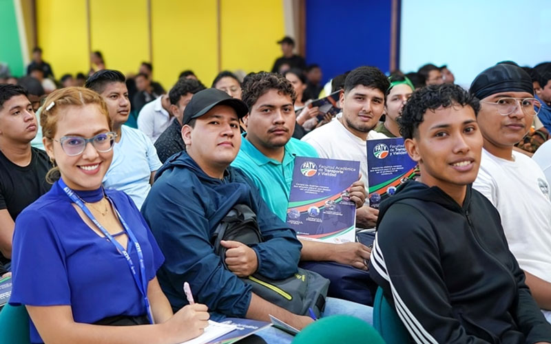 II Simposio Internacional de Profesionales Automotrices reúne a más de 100 asistentes. 