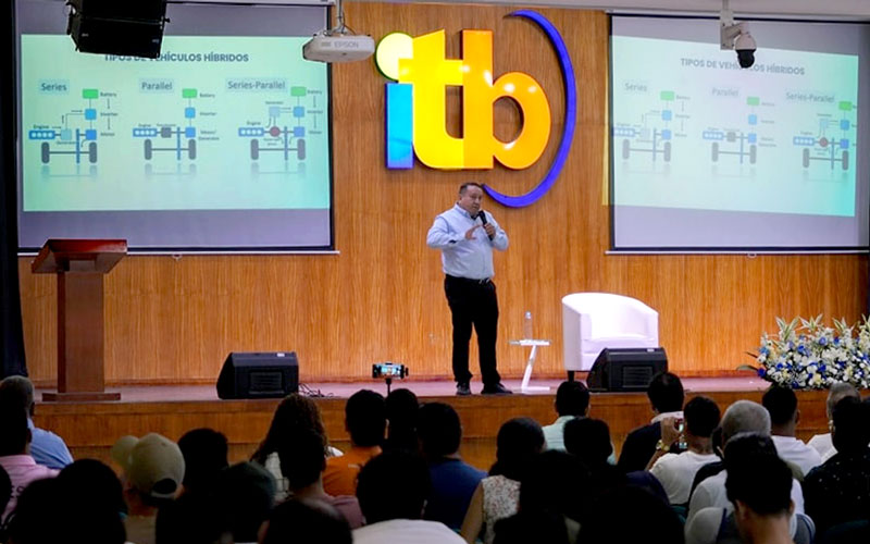 II Simposio Internacional de Profesionales Automotrices reúne a más de 100 asistentes. 